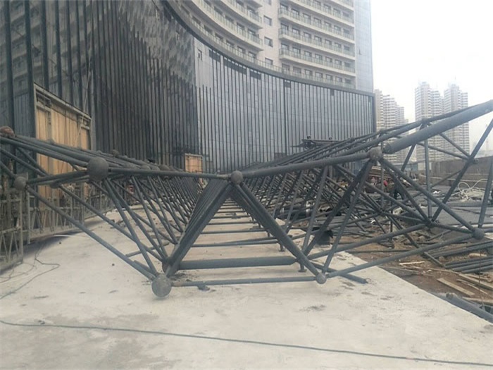 果洛万豪酒店雨棚网架